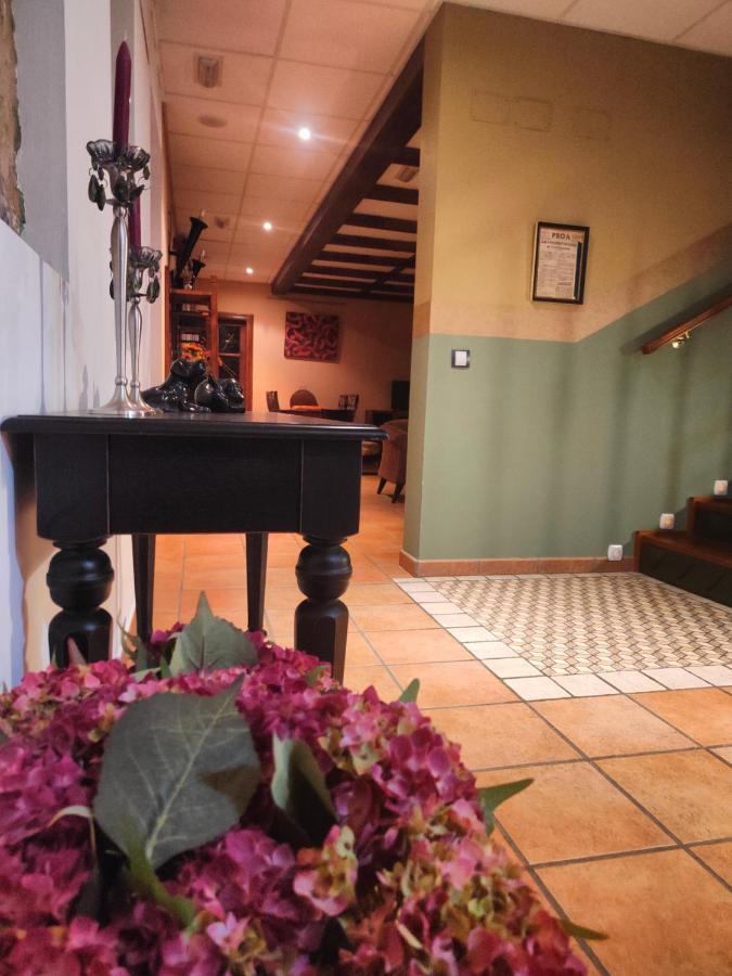 El Cuartel De Lugueros Otel Dış mekan fotoğraf